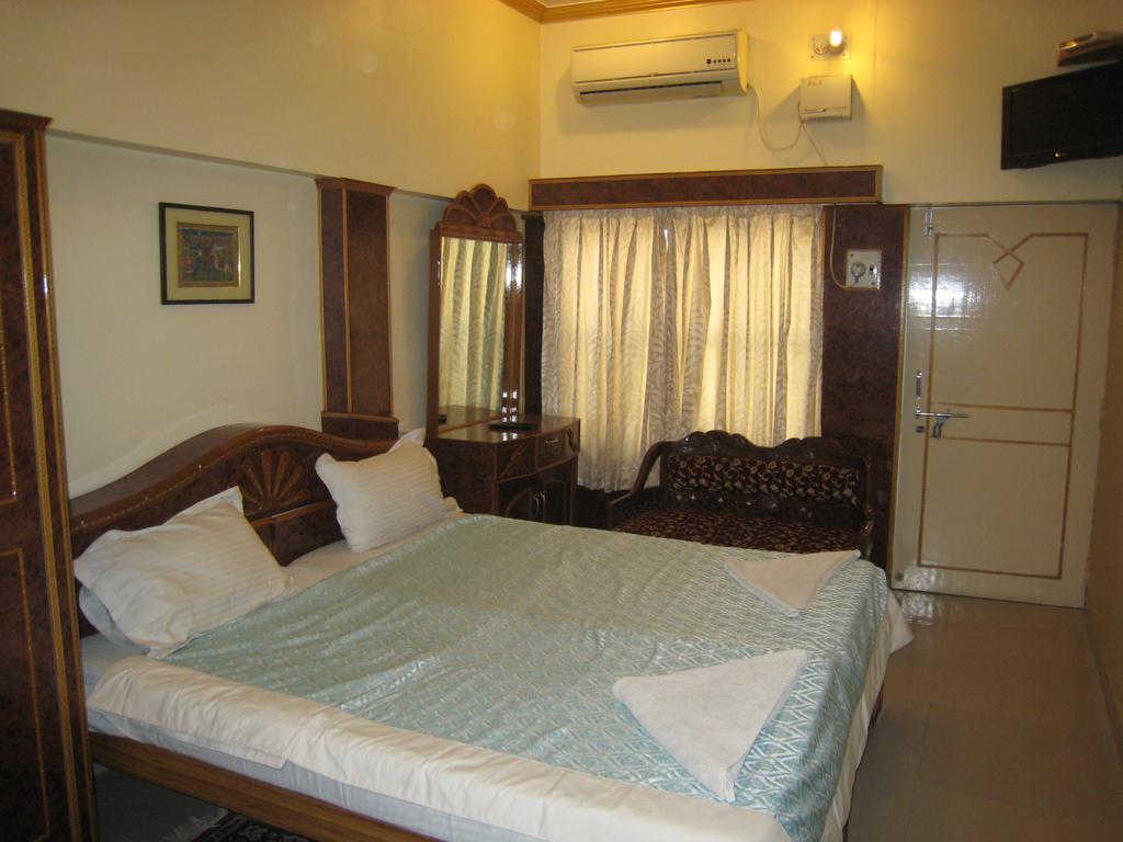 Kedareswar B&B Varanasi Room photo